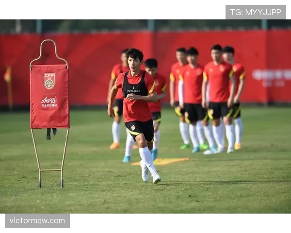 中国男足集训强化战术细节磨合备战世预赛关键战役